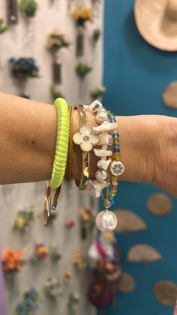 Pulseira handmade fio de cetim Maxi búzios - Imagem 6