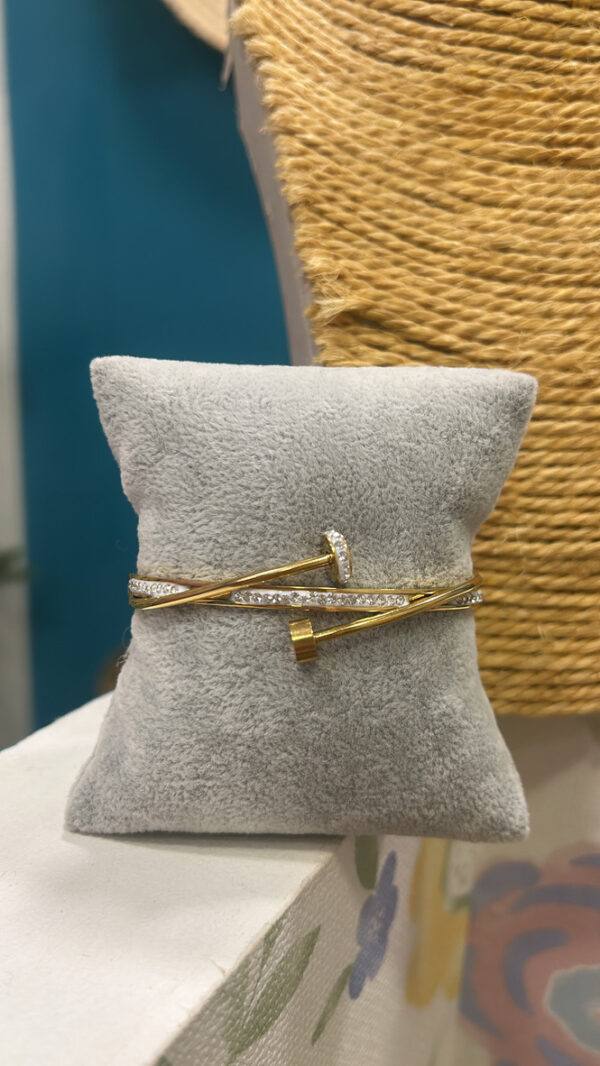 Bracelete prego brilhinhos