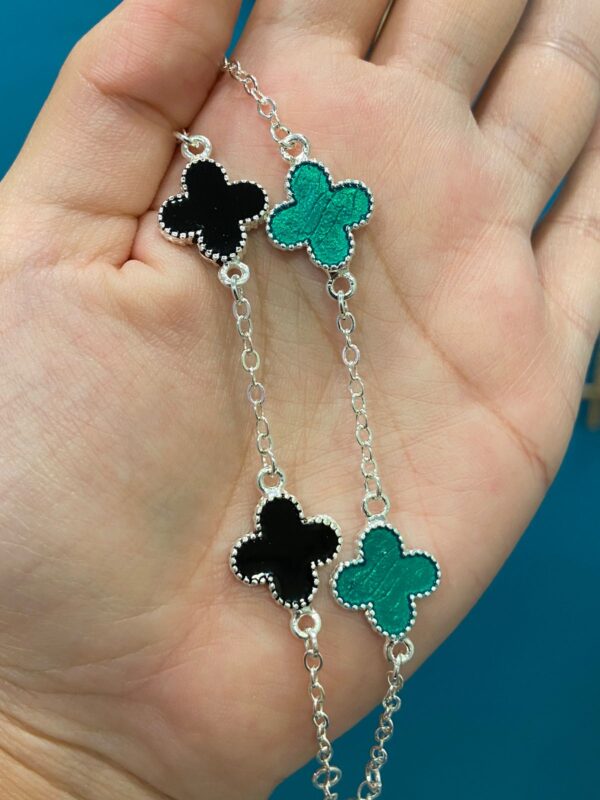 Pulseira 3 trevos VC esmaltada - Imagem 3