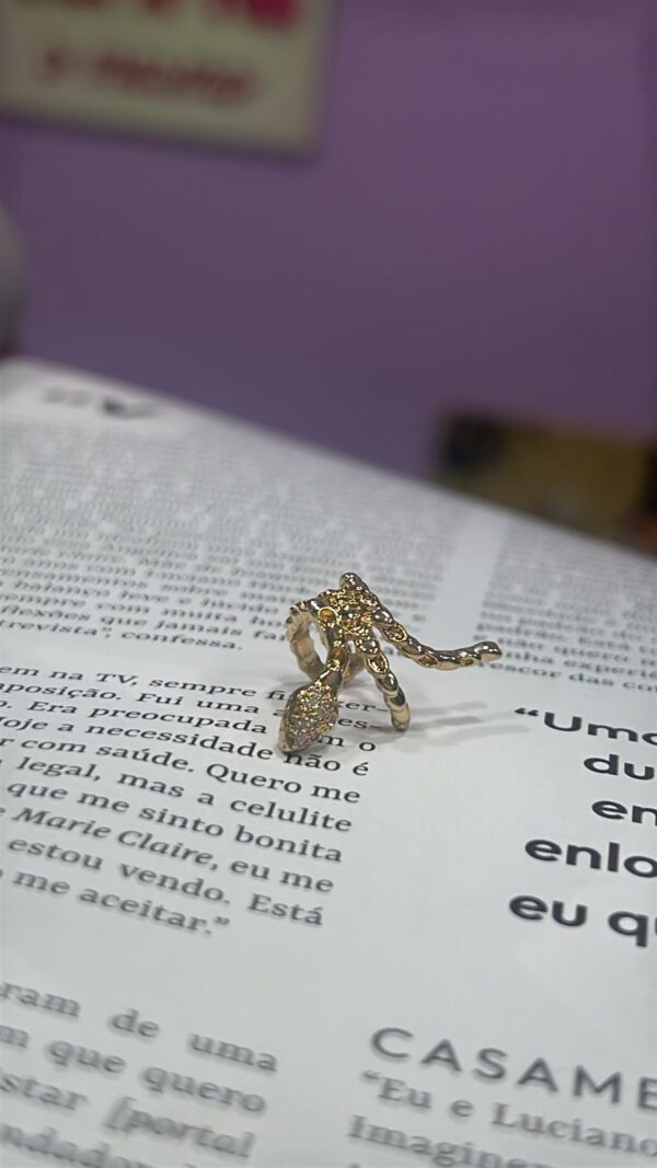 Piercing fake serpente