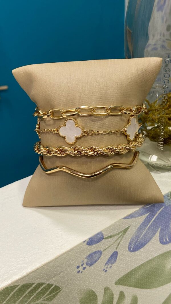 Mix pulseiras trevo VC - Image 6