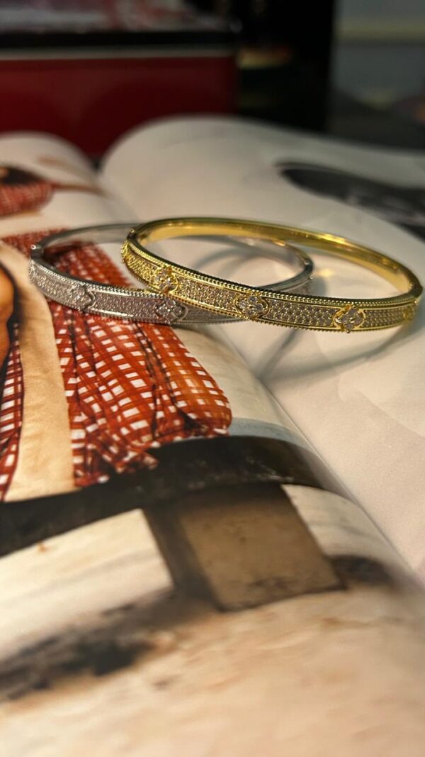 Bracelete mini trevinhos cravejados - Imagem 3