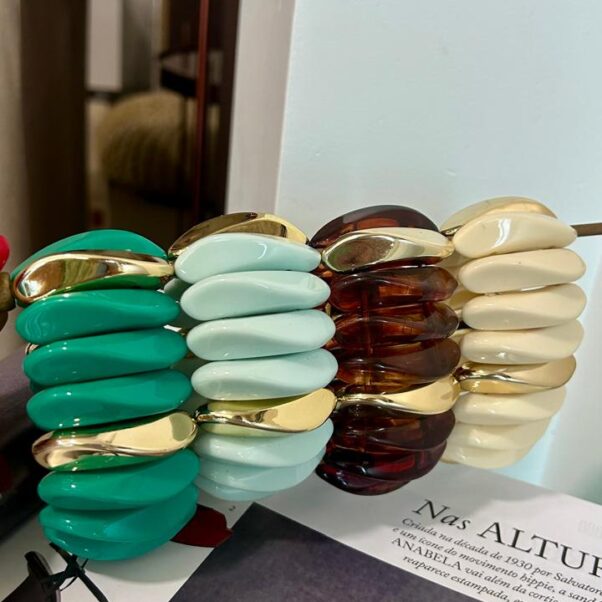 Pulseira gomos resina detalhes