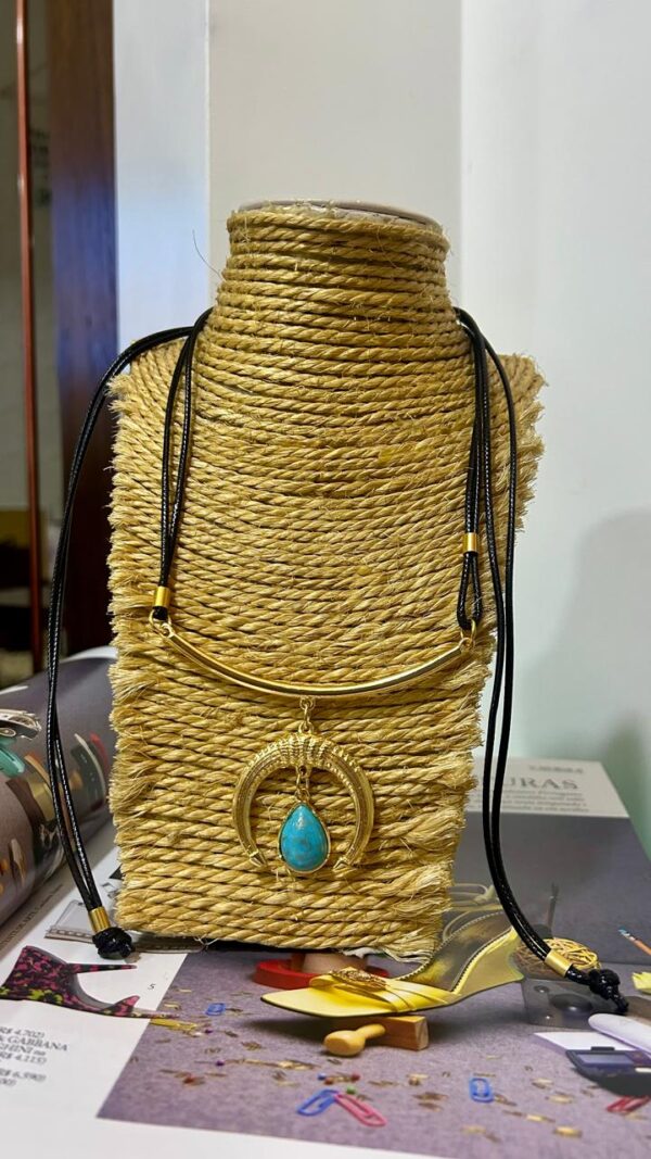 Colar fio medalha pedra turquesa - Imagem 5