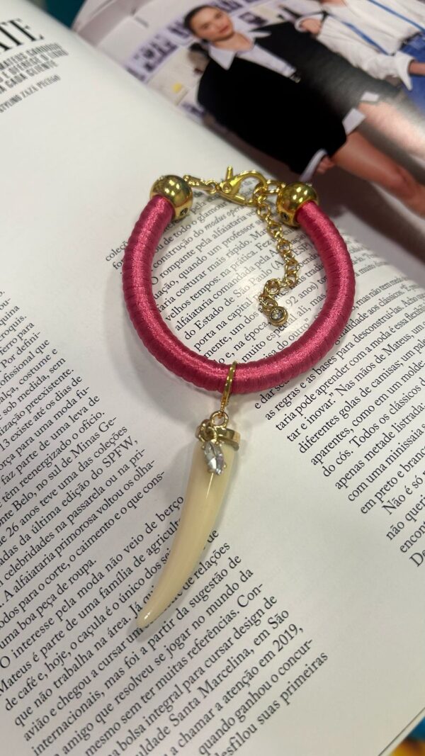Pulseira handmade fios dente de sabre