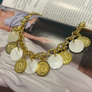 Pulseira moedas madrepérolas