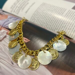 Pulseiras moedas madre furta cor
