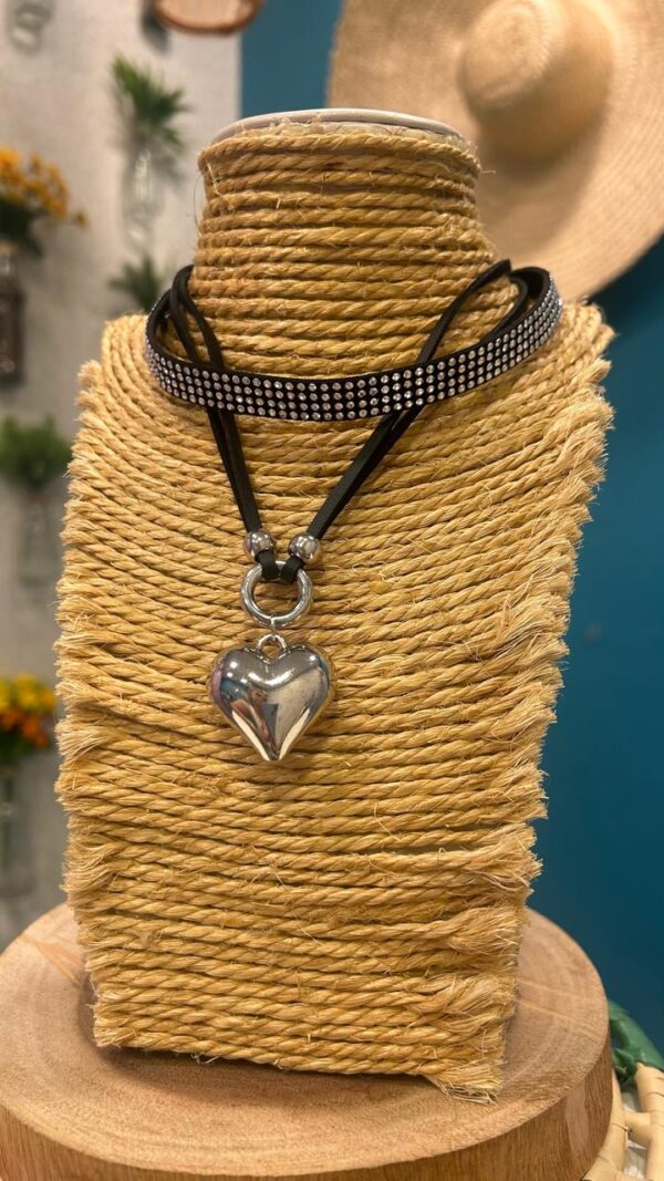 Choker cordão de camurça duplo coração diamante