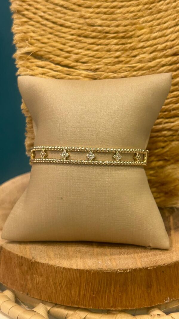 Bracelete vazado mini trevinhos - Imagem 3