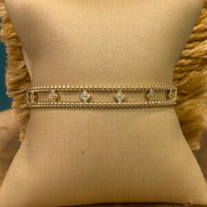 Bracelete vazado mini trevinhos