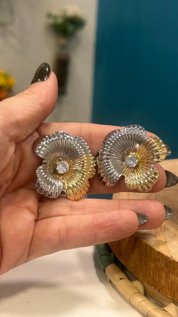 Brinco Flor pedra mix de banhos - Imagem 3