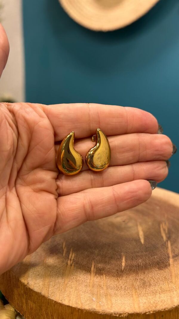 Brinco gota aço