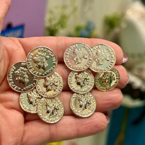 Brinco moedas penduradas