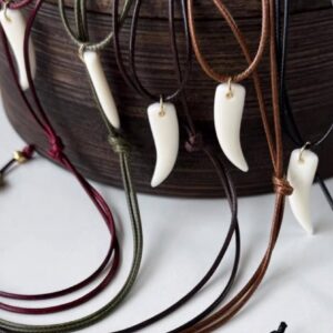 Colar longo dente boho