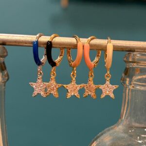 Argolinha esmaltada estrela cravejada