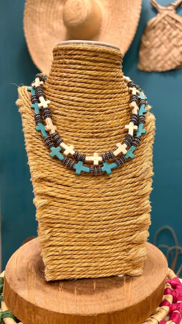 Colar cruzinhas pedras Boho