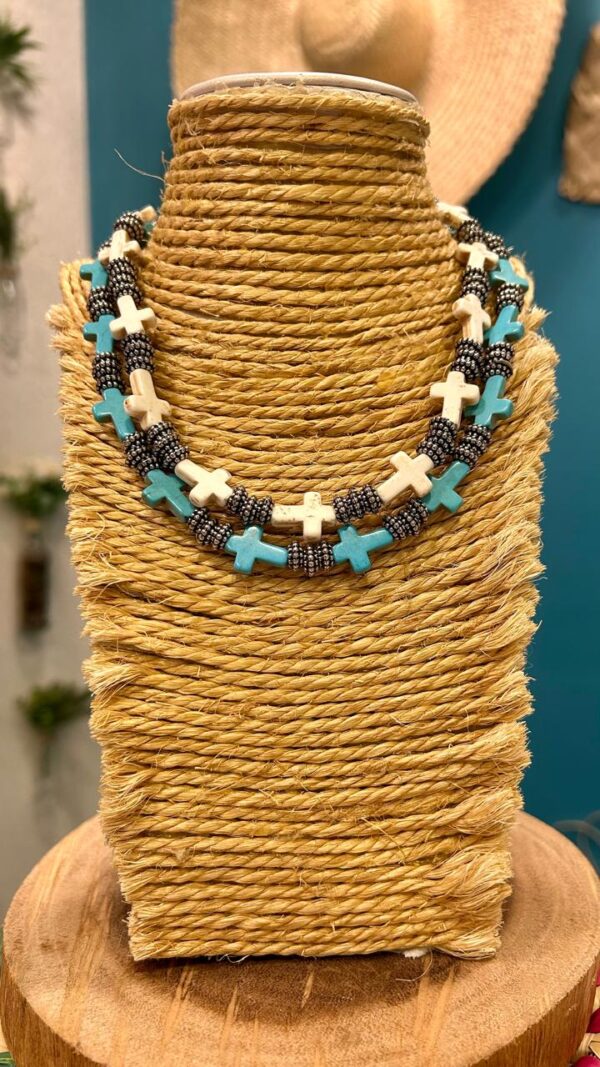 Colar cruzinhas pedras Boho - Imagem 4