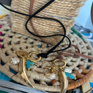 Colar courinho Boho fecho