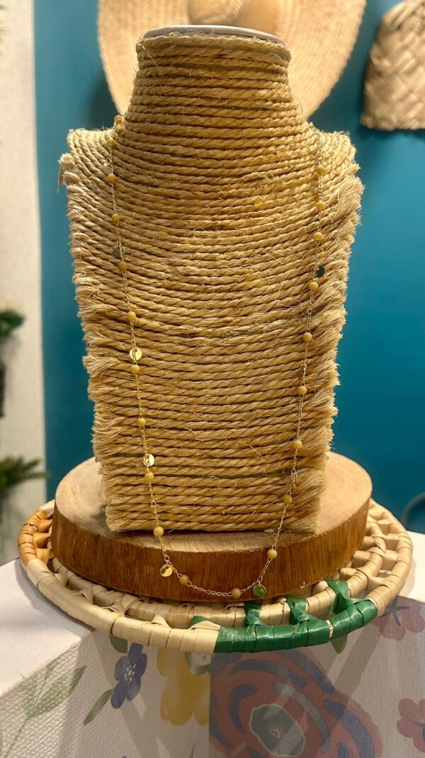 Colar longo medalhinhas pedrinhas - Imagem 3