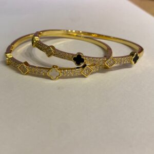 Bracelete trevo VC esmaltado