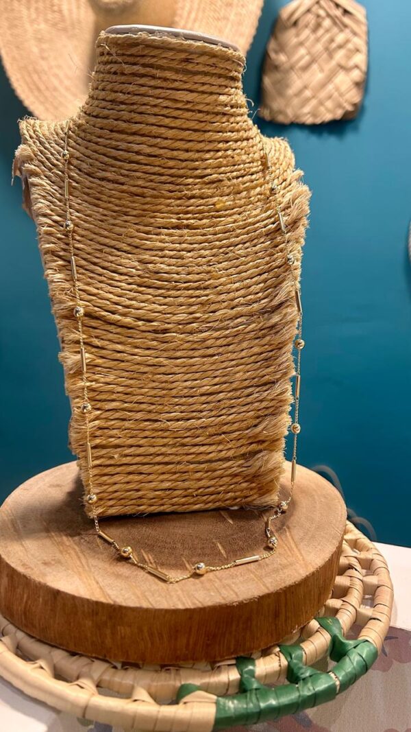 Colar longo esferinhas canutilhos