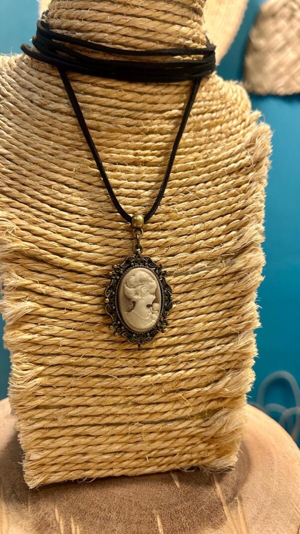 Colar Camafeu courinho preto - Imagem 5