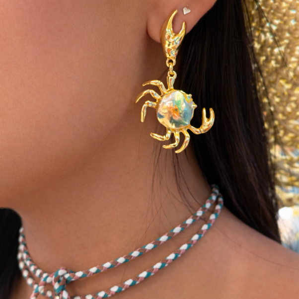 Brinco Caranguejo dourado