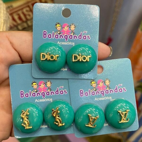 Brinco inspiração grife