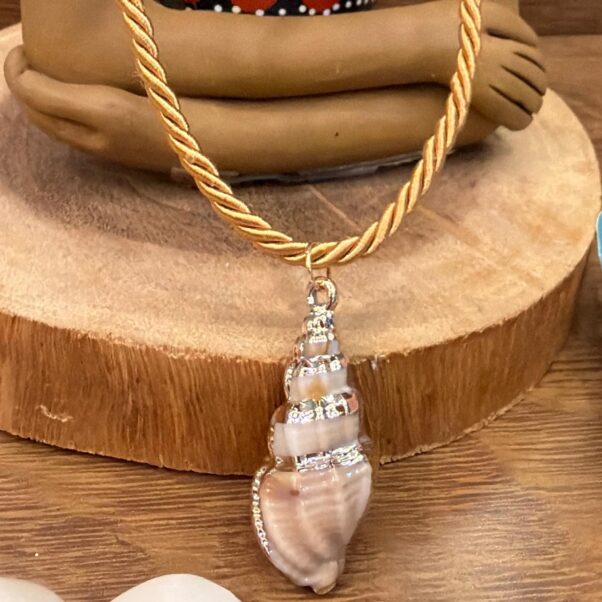 Colar cordão Caracol
