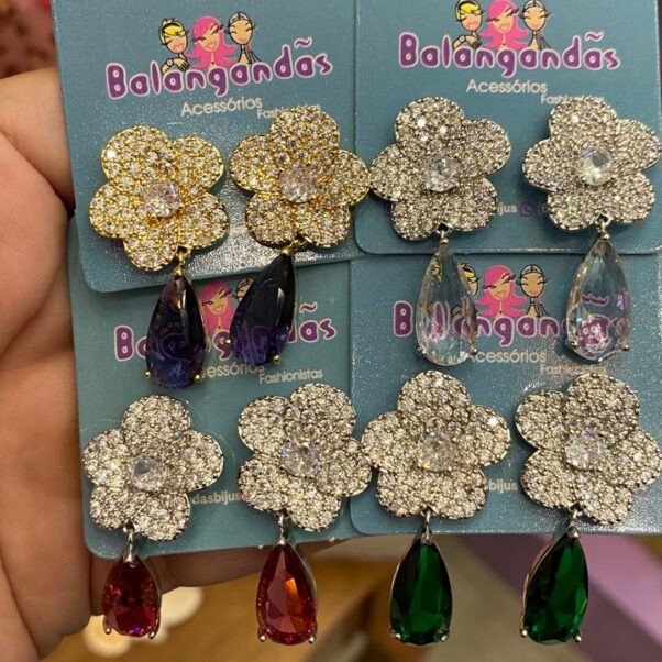 Brinco De Flor Com Pedra