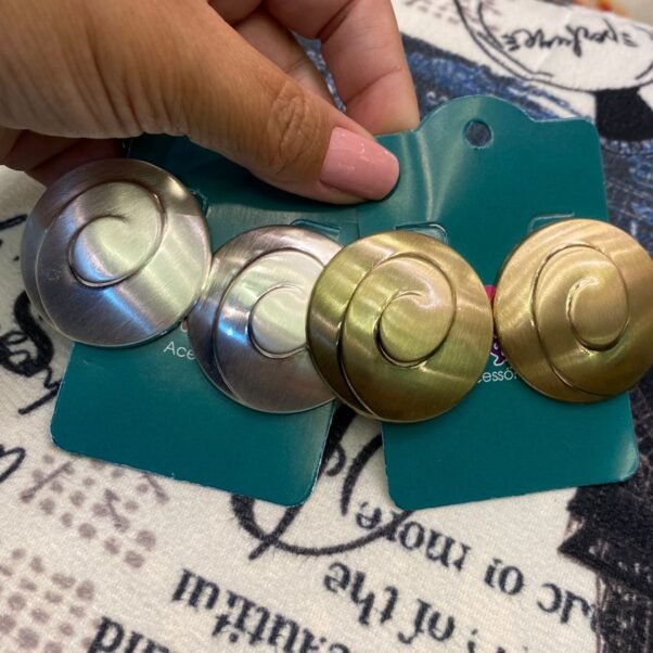 Brinco escovado caracol