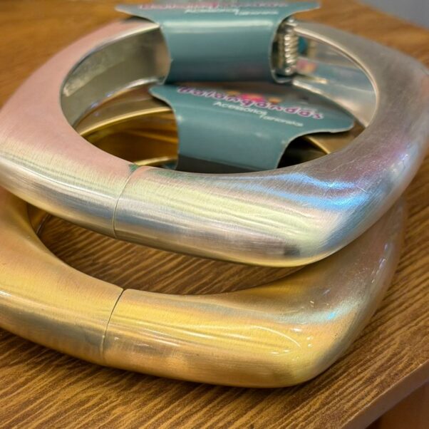 Bracelete quadrado escovado