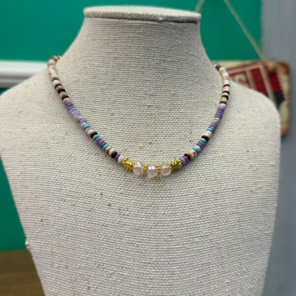 Colar pedras naturais bourdeax