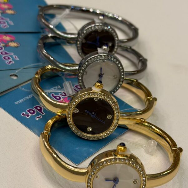 Relógio onda arredondado